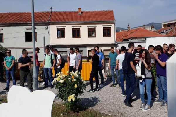 IMG f86a81dd91613c4c975cc880fb393701 V