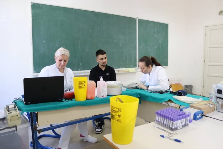 Dobrovoljno darivanje krvi